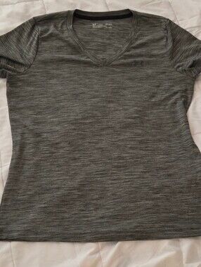 Under Armour Women’s Heather Charcoal V‑Neck Performance Tee